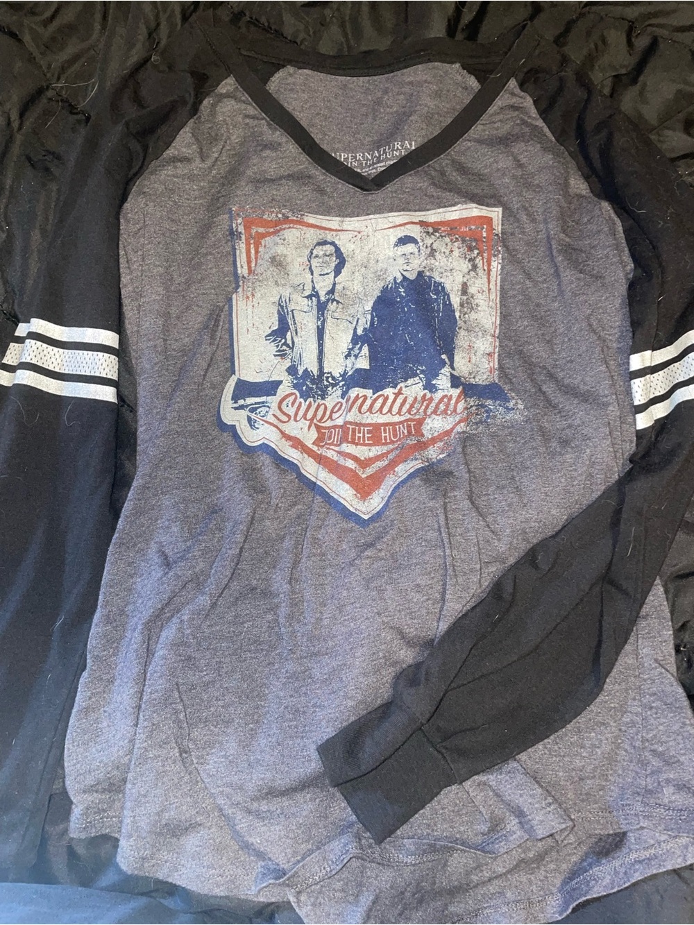 Supernatural 'Join The Hunt' by neck Raglan Long Sleeve Shirt Gray/Black medium